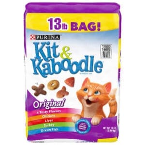 Purina Kit & Kaboodle Original cat food bag with a playful cat image.
