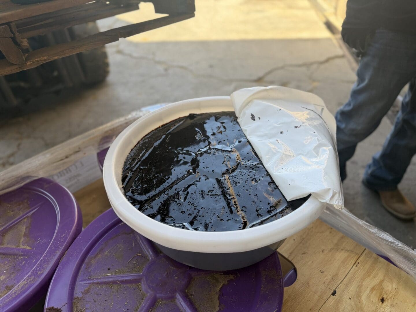 PURINA SHEEP AND GOAT TUB - Image 3