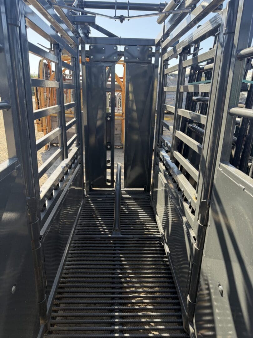 PALCO MANUAL SQUEEZE CHUTE - Image 5